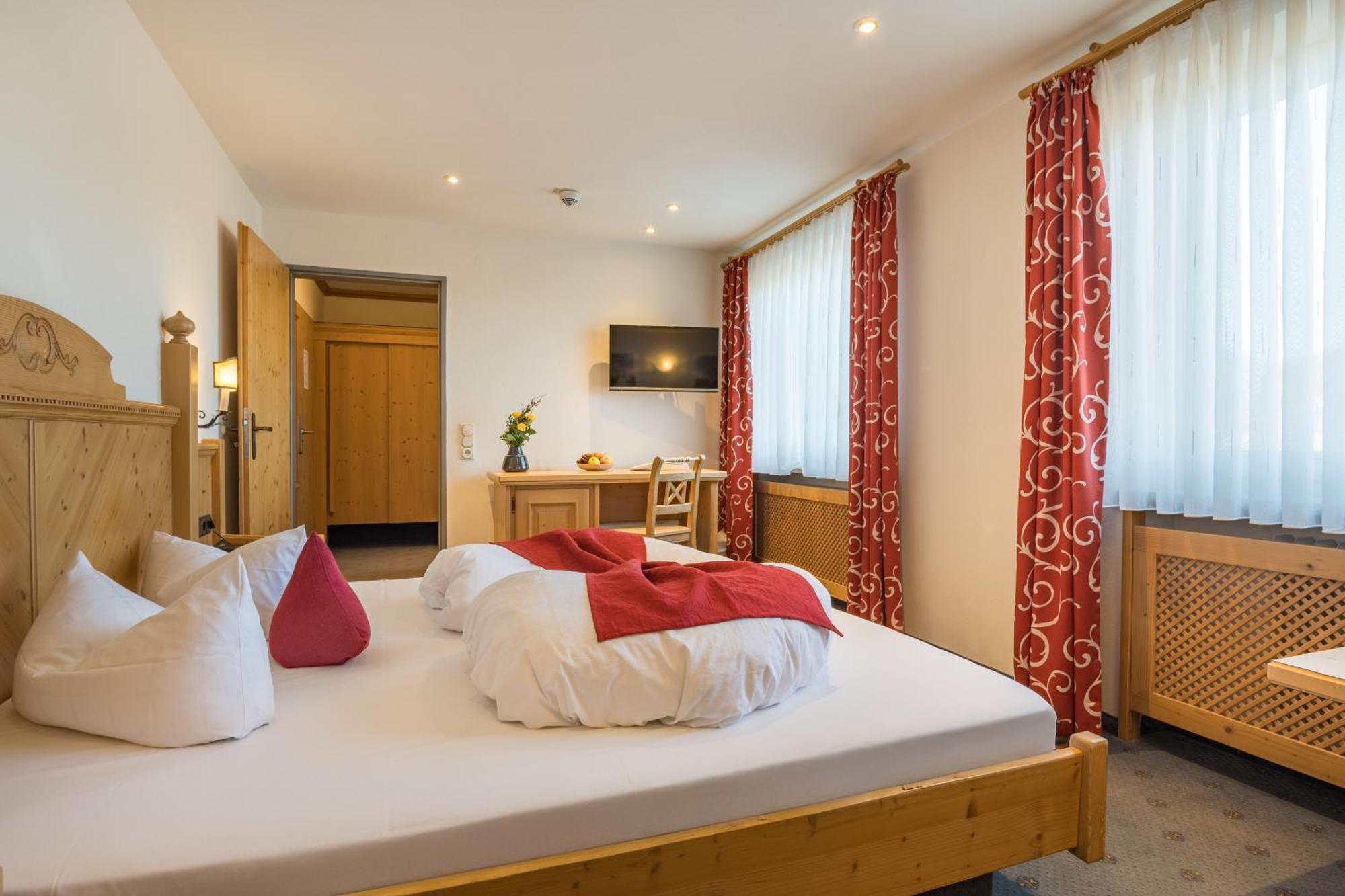 Landhotel Gockelwirt Eisenberg  Eksteriør billede